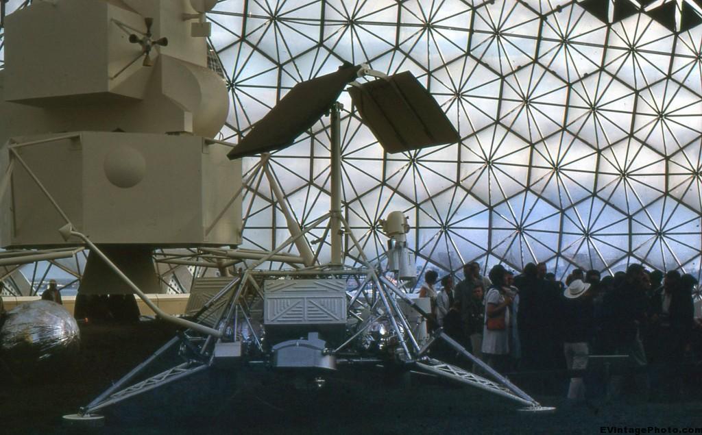 Moon lander